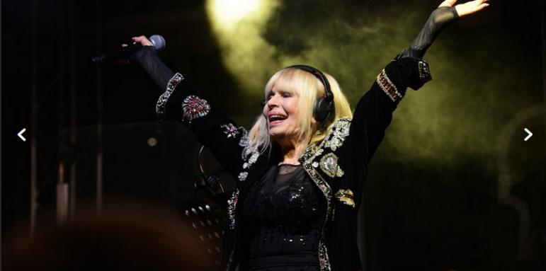 Лили Иванова отлага концерти